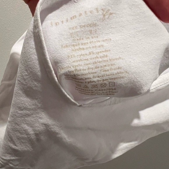 Super flattering open-backed FREE PEOPLE top! - Picture 3 of 3